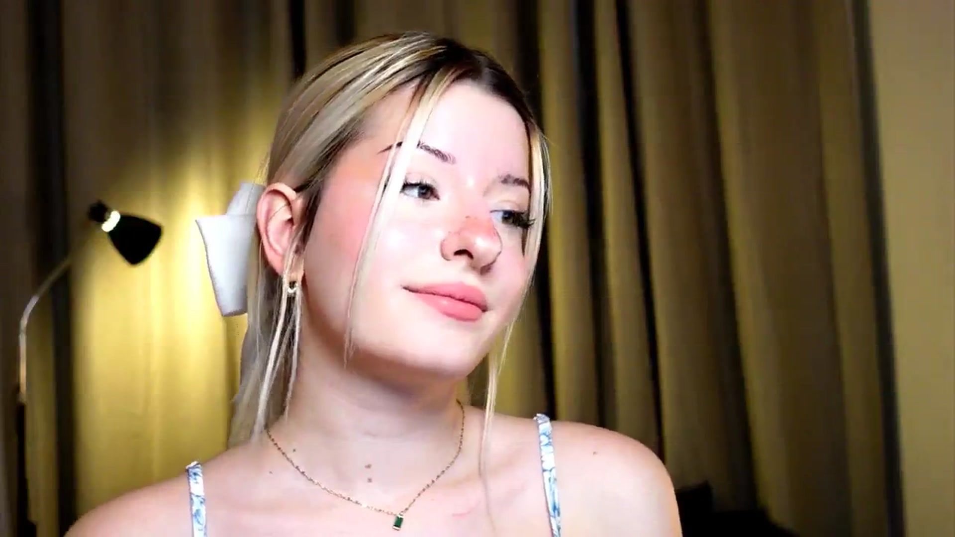 Gallery image thumbnail from funny_freckle's myfreecams stream on, 01/21/2025, 18:55 image 8 of 20