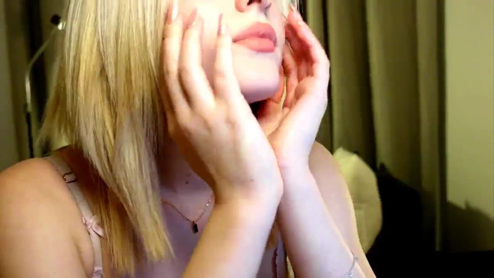 Gallery image thumbnail from funny_freckle's myfreecams stream on, 01/25/2025, 19:04 image 7 of 20