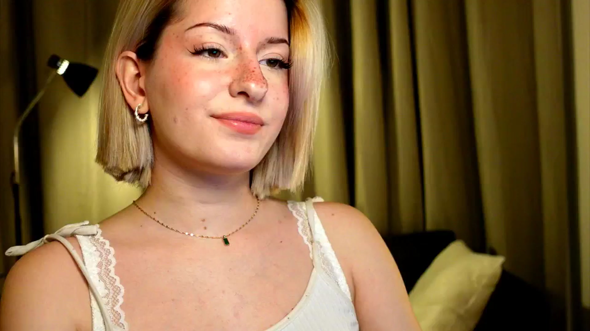 Gallery image thumbnail from funny_freckle's myfreecams stream on, 01/27/2025, 14:11 image 9 of 20