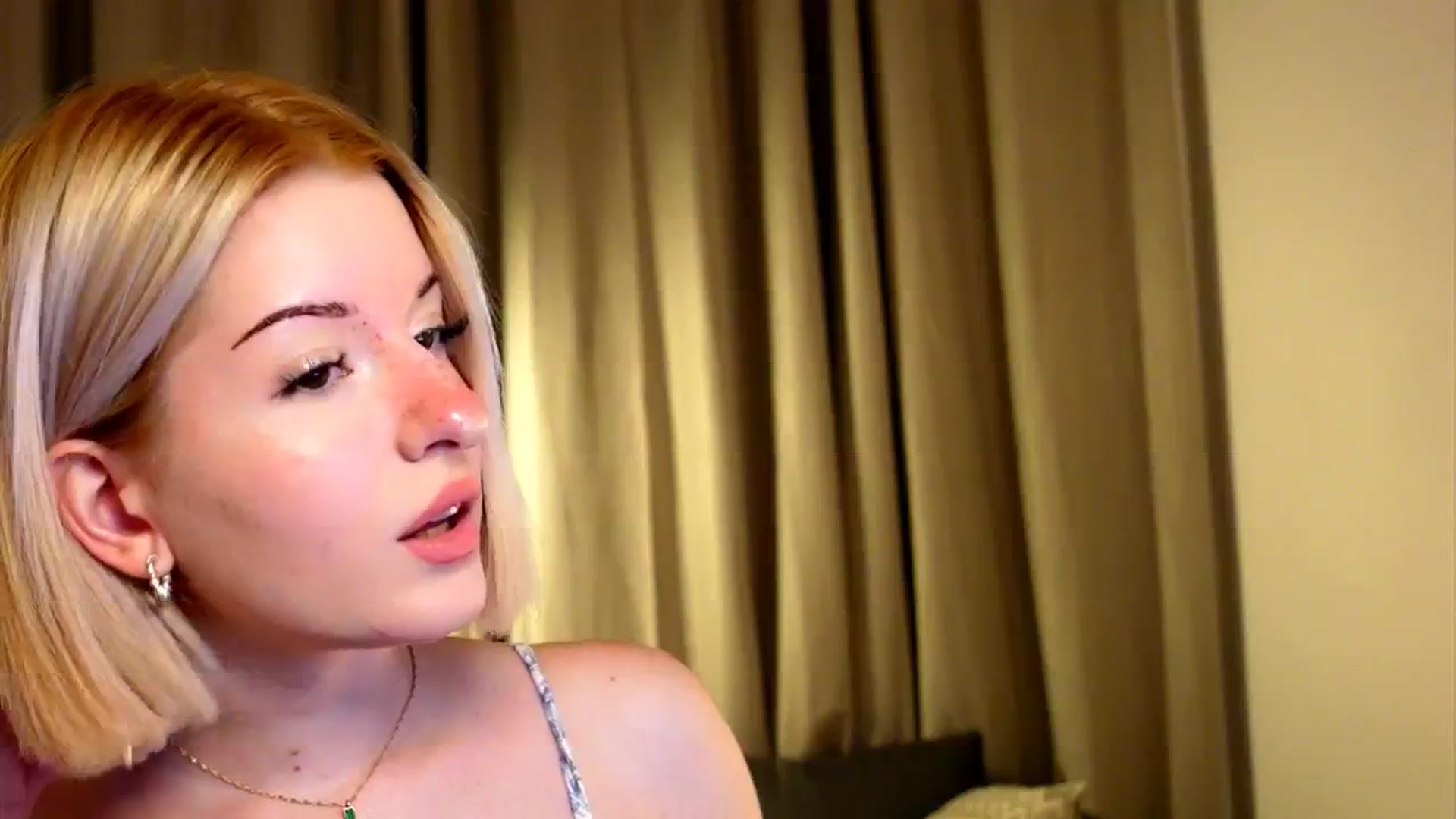 Gallery image thumbnail from funny_freckle's myfreecams stream on, 01/31/2025, 15:21 image 7 of 20