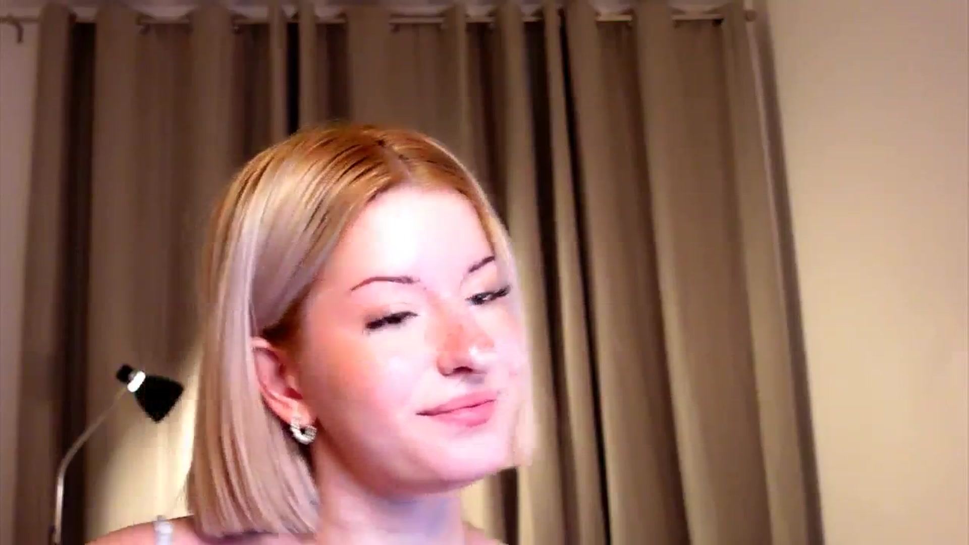 Gallery image thumbnail from funny_freckle's myfreecams stream on, 02/02/2025, 19:04 image 4 of 20