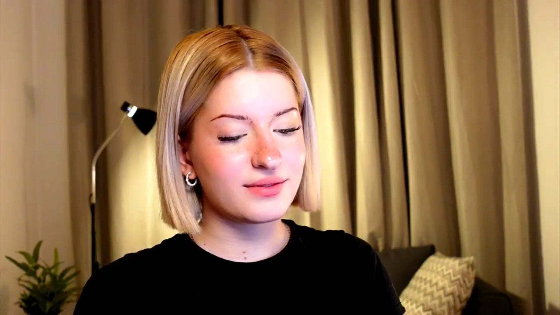 Gallery image thumbnail from funny_freckle's myfreecams stream on, 02/03/2025, 14:25 image 5 of 20
