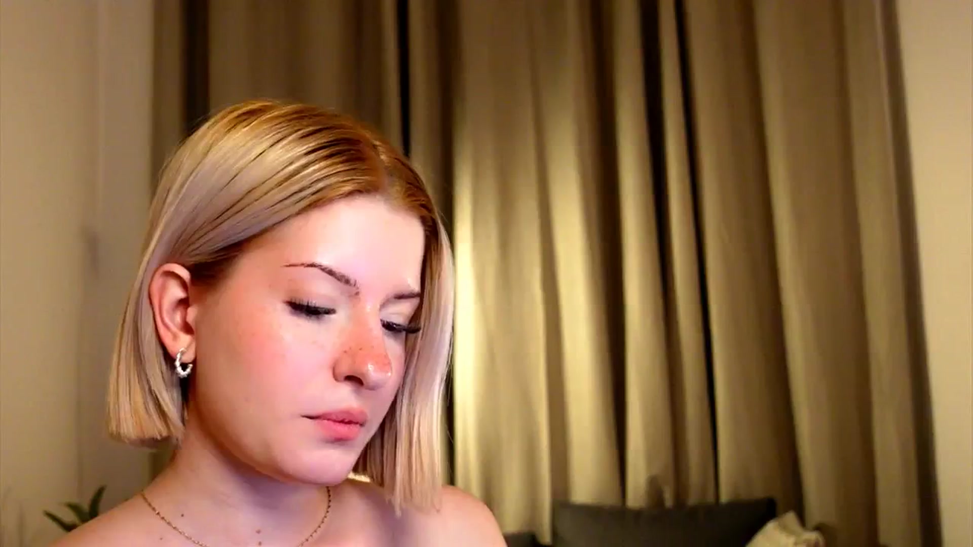 Gallery image thumbnail from funny_freckle's myfreecams stream on, 02/03/2025, 18:01 image 20 of 20