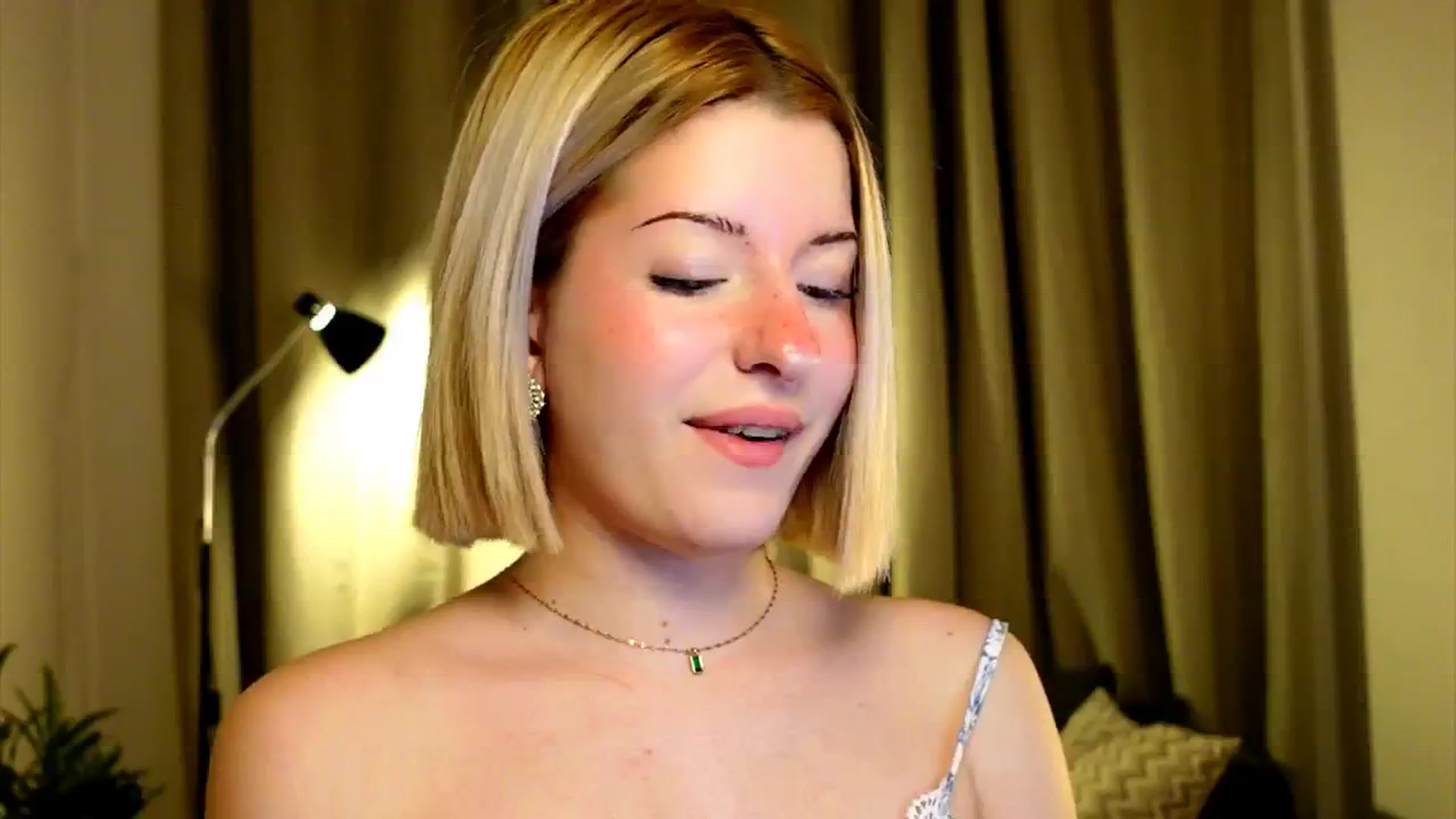 Gallery image thumbnail from funny_freckle's myfreecams stream on, 02/15/2025, 13:55 image 11 of 20