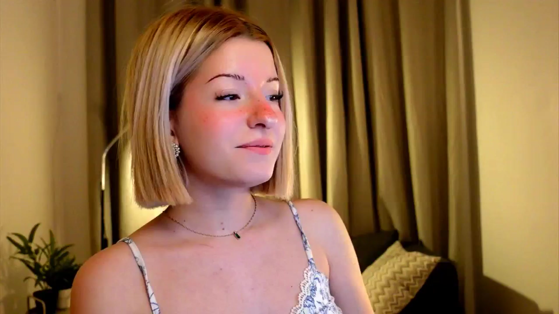 Gallery image thumbnail from funny_freckle's myfreecams stream on, 02/15/2025, 13:55 image 17 of 20