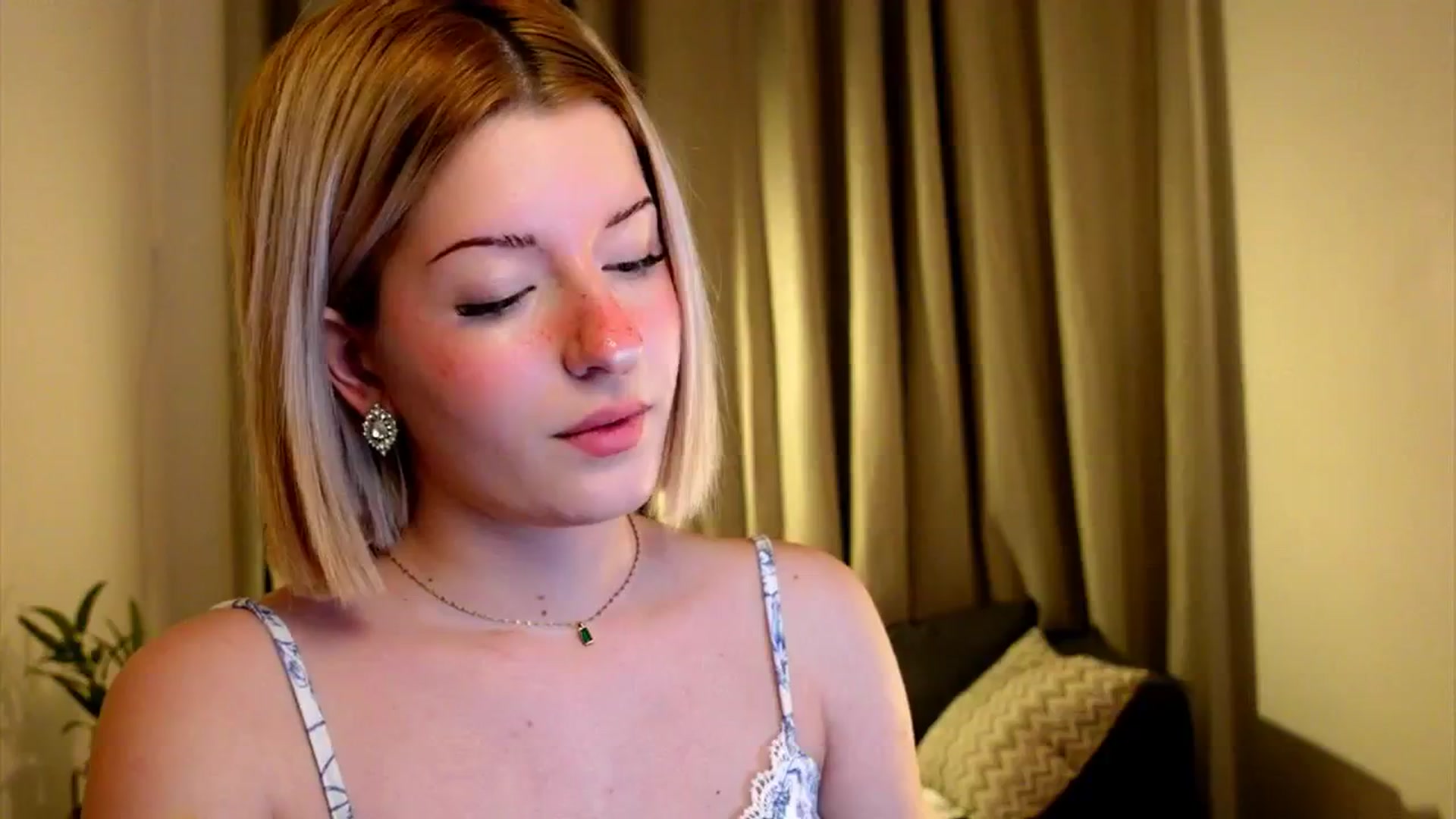 Gallery image thumbnail from funny_freckle's myfreecams stream on, 02/15/2025, 14:14 image 9 of 20