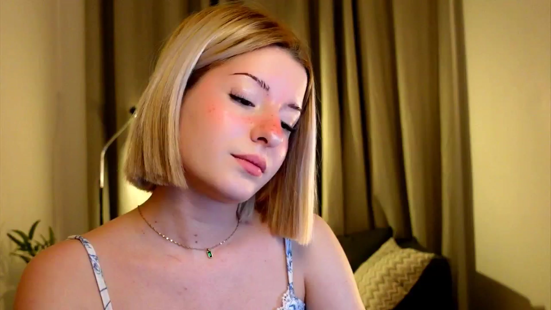 Gallery image thumbnail from funny_freckle's myfreecams stream on, 02/15/2025, 14:14 image 11 of 20