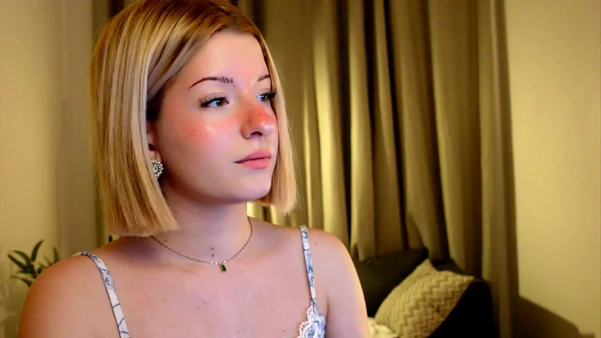Gallery image thumbnail from funny_freckle's myfreecams stream on, 02/15/2025, 14:14 image 12 of 20
