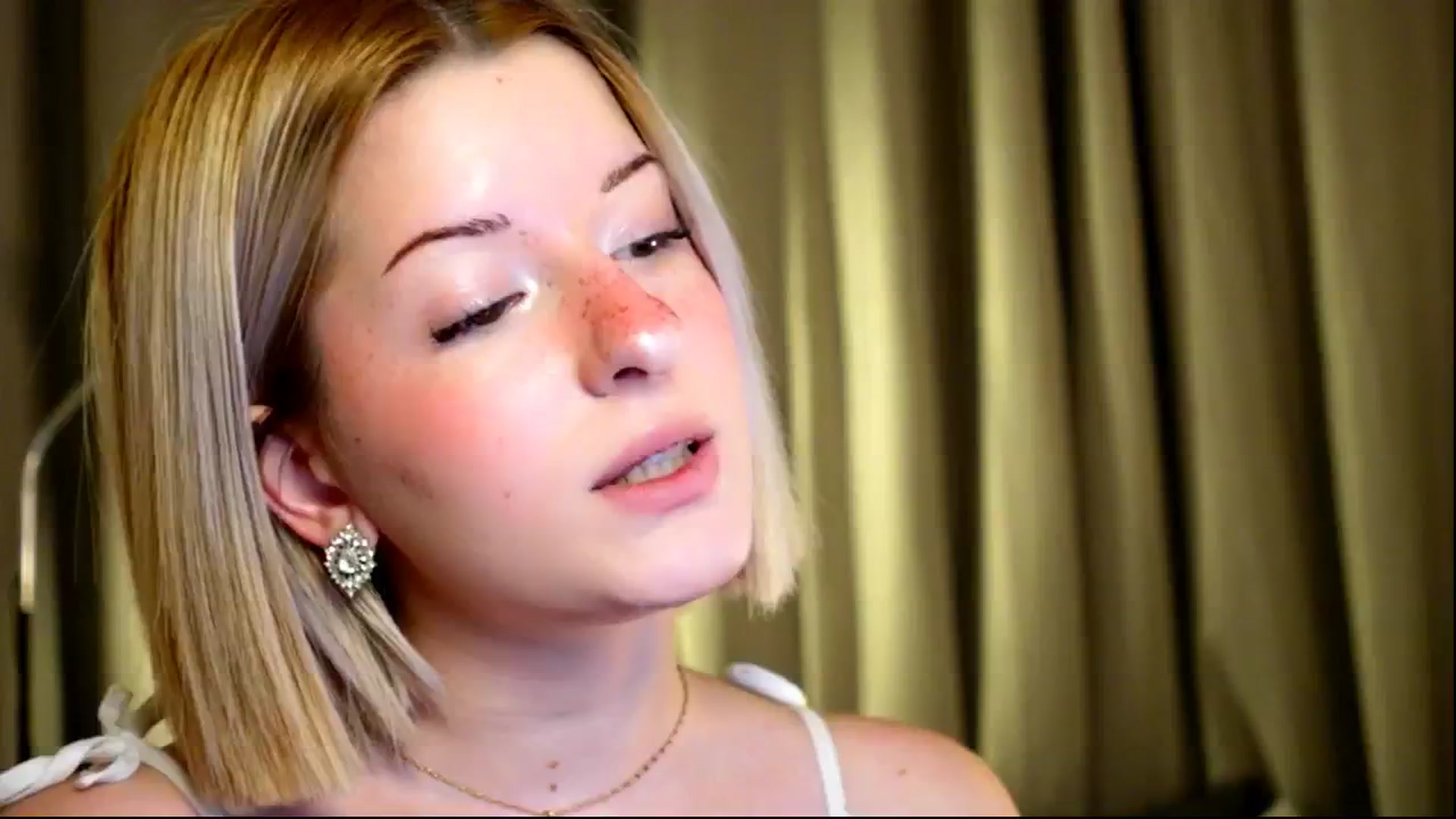 Gallery image thumbnail from funny_freckle's myfreecams stream on, 02/18/2025, 16:29 image 5 of 20