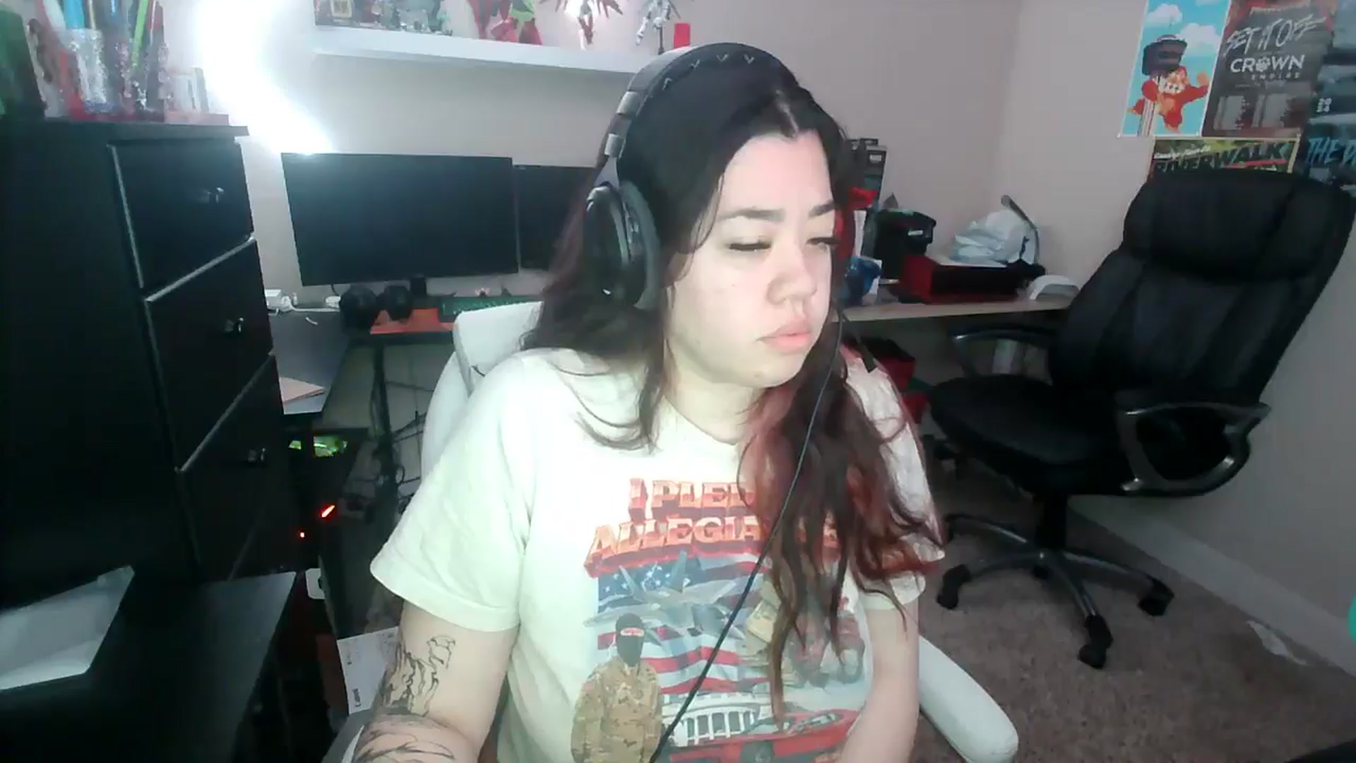 Gallery image thumbnail from gamergoddess7's myfreecams stream on, 12/07/2024, 15:48 image 17 of 20