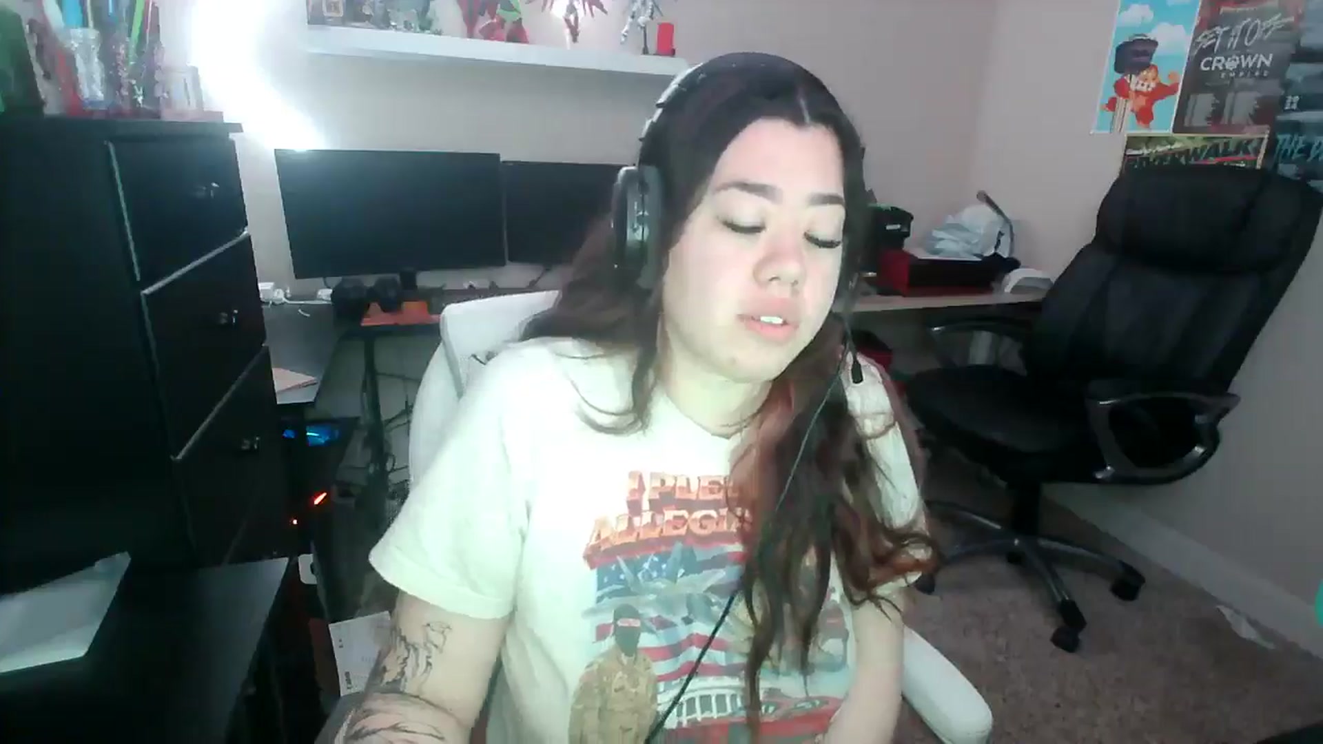 Gallery image thumbnail from gamergoddess7's myfreecams stream on, 12/07/2024, 15:48 image 16 of 20
