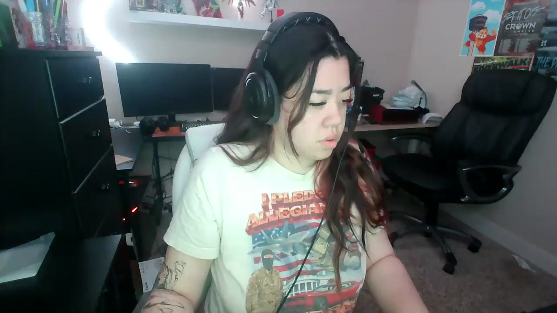 Gallery image thumbnail from gamergoddess7's myfreecams stream on, 12/07/2024, 15:48 image 9 of 20