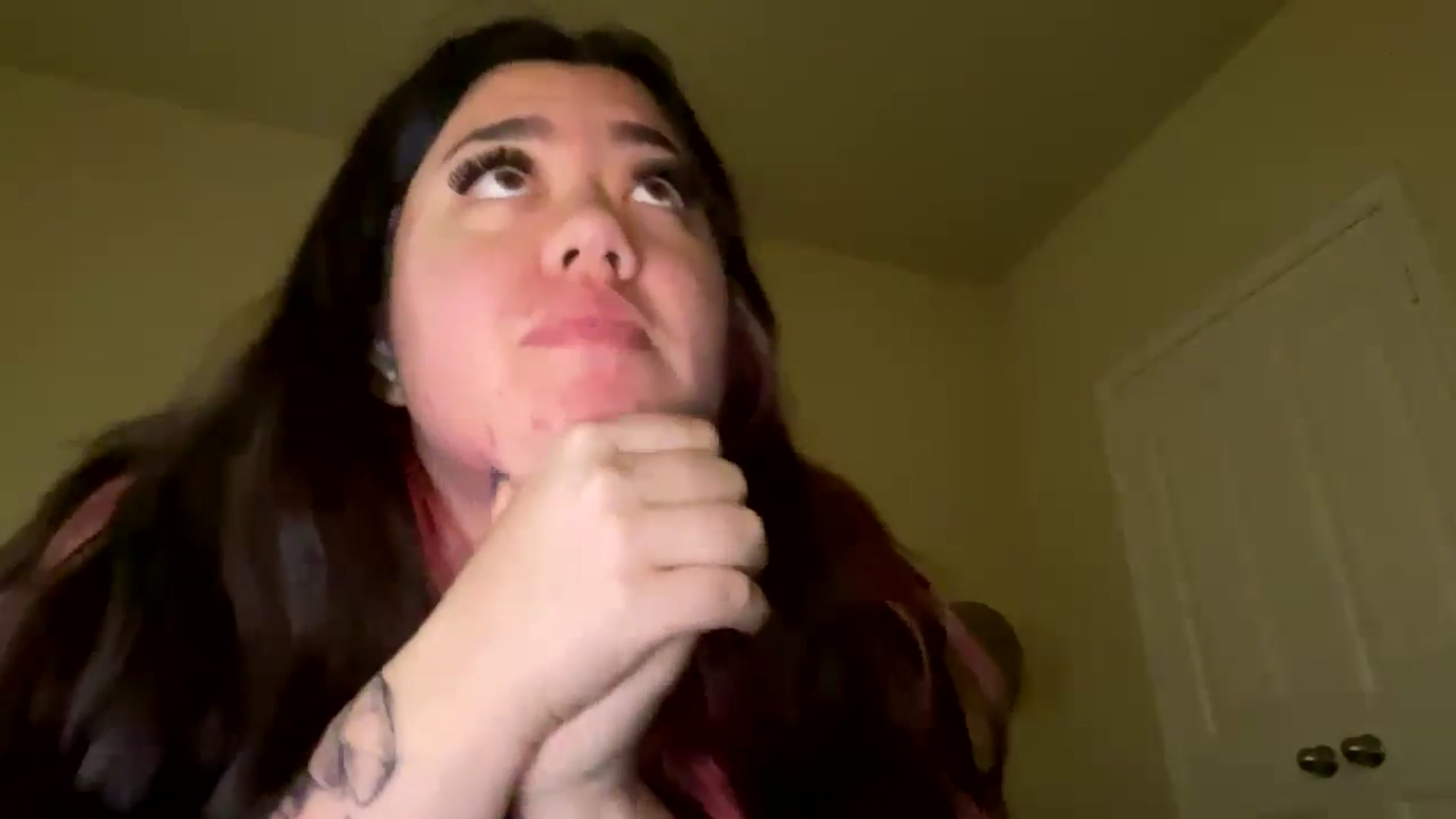 Gallery image thumbnail from gamergoddess7's myfreecams stream on, 12/07/2024, 20:17 image 13 of 20