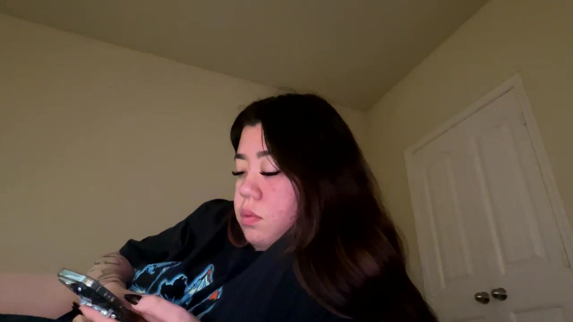 Gallery image thumbnail from gamergoddess7's myfreecams stream on, 12/07/2024, 20:17 image 7 of 20