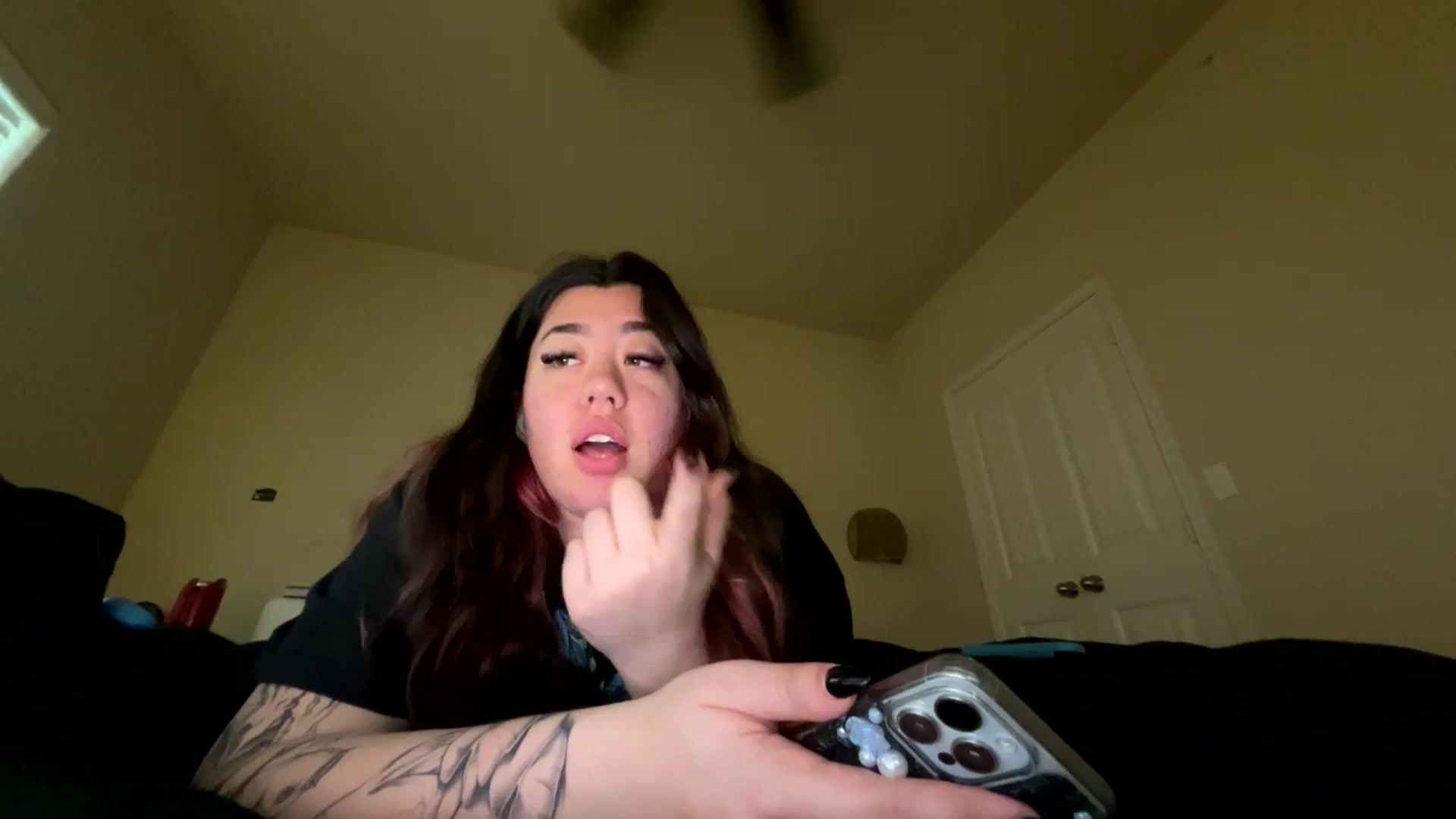 Gallery image thumbnail from gamergoddess7's myfreecams stream on, 12/07/2024, 20:17 image 1 of 20