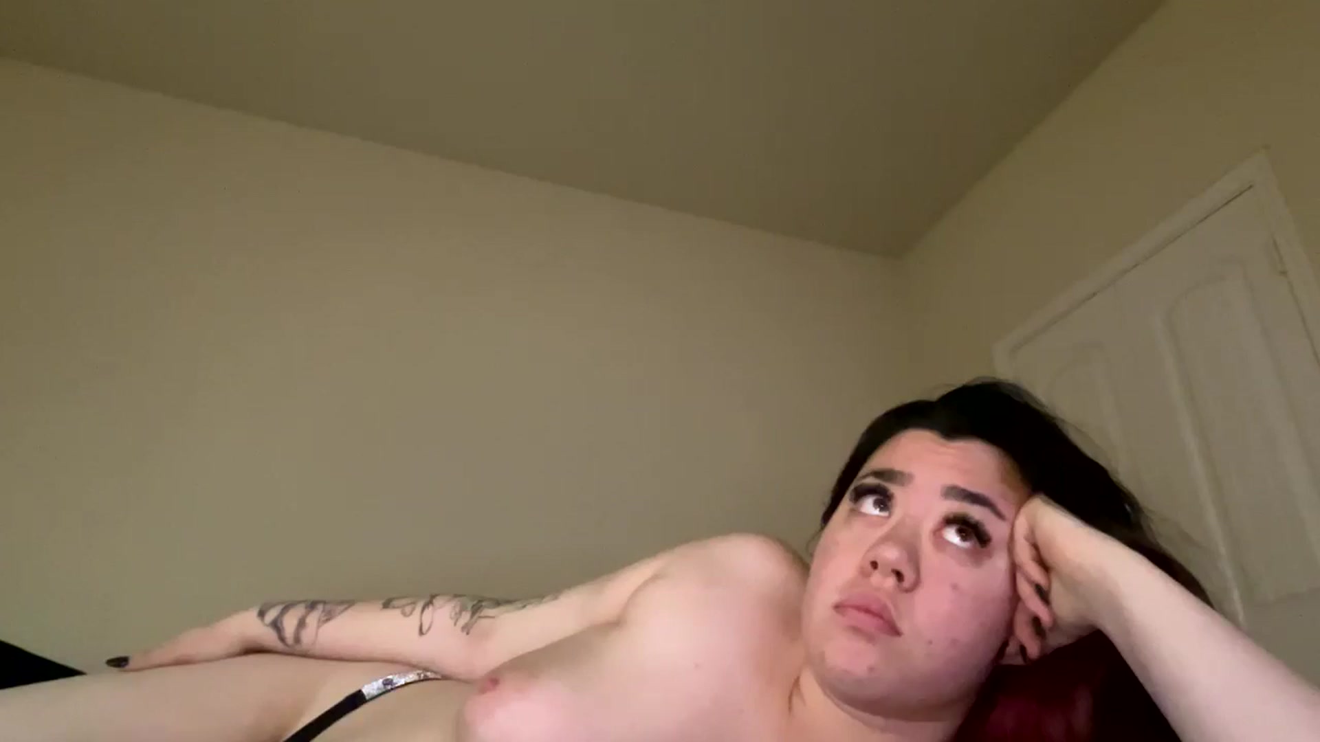 Gallery image thumbnail from gamergoddess7's myfreecams stream on, 12/07/2024, 20:17 image 20 of 20