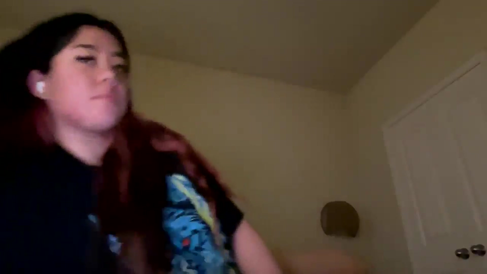 Gallery image thumbnail from gamergoddess7's myfreecams stream on, 12/07/2024, 20:17 image 3 of 20