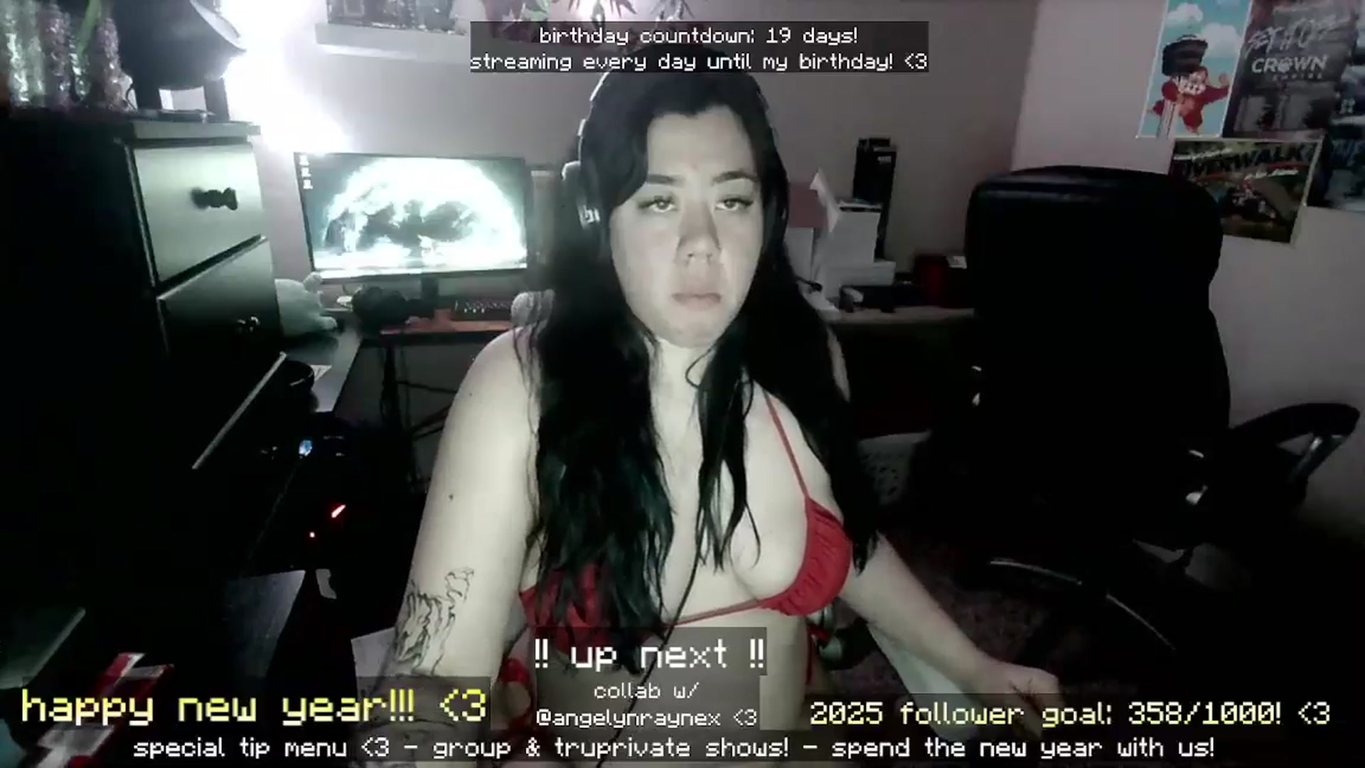 Gallery image thumbnail from gamergoddess7's myfreecams stream on, 01/01/2025, 24:11 image 15 of 20
