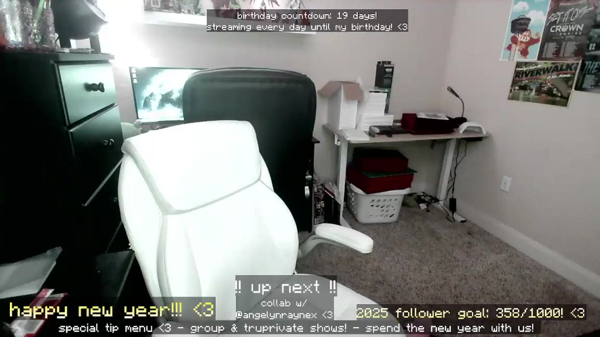 Gallery image thumbnail from gamergoddess7's myfreecams stream on, 01/01/2025, 24:11 image 8 of 20