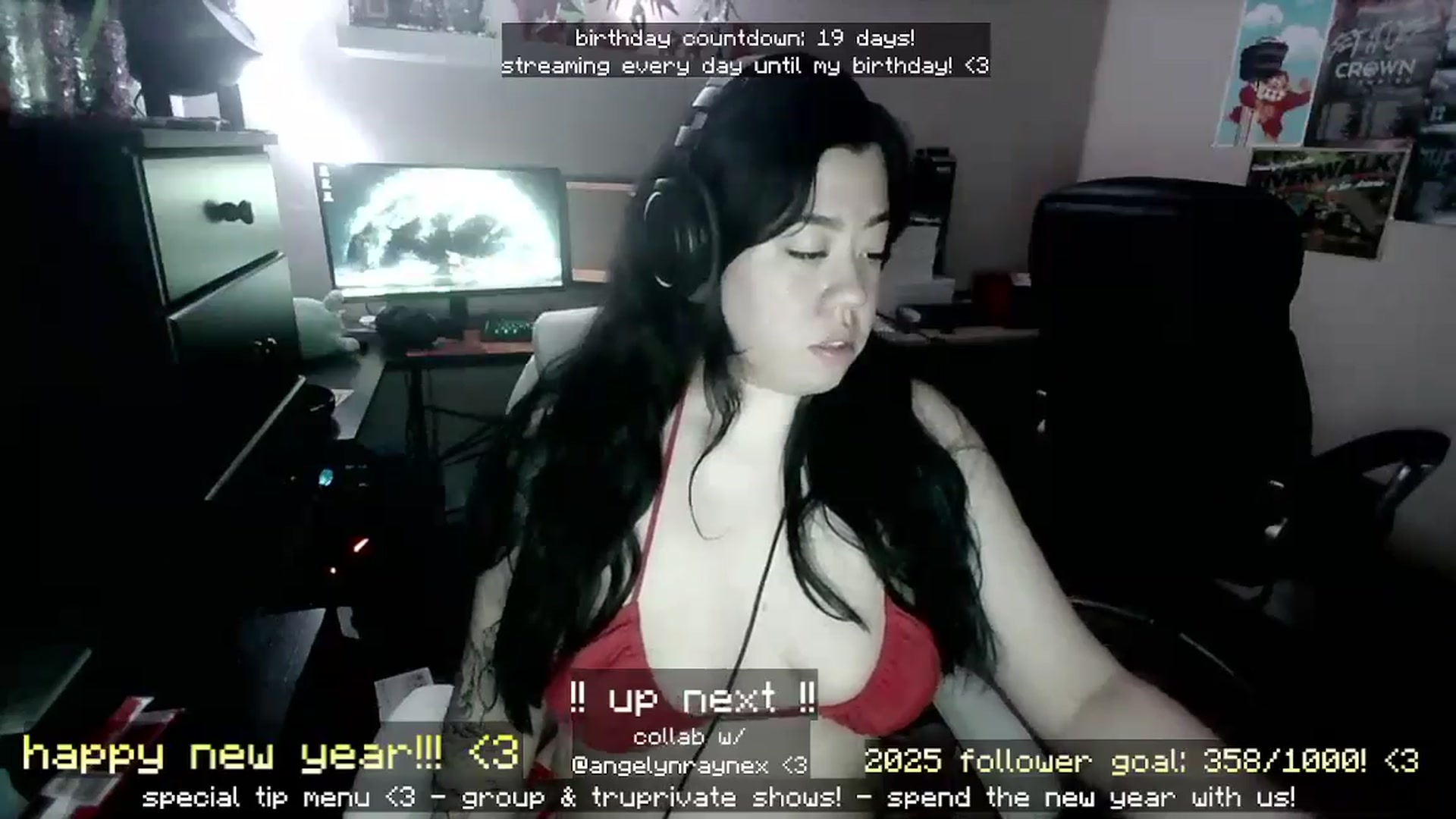 Gallery image thumbnail from gamergoddess7's myfreecams stream on, 01/01/2025, 24:11 image 13 of 20
