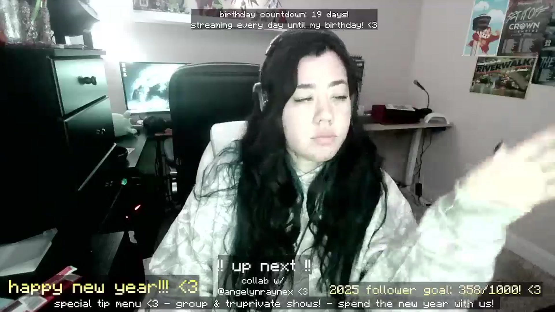 Gallery image thumbnail from gamergoddess7's myfreecams stream on, 01/01/2025, 24:11 image 7 of 20