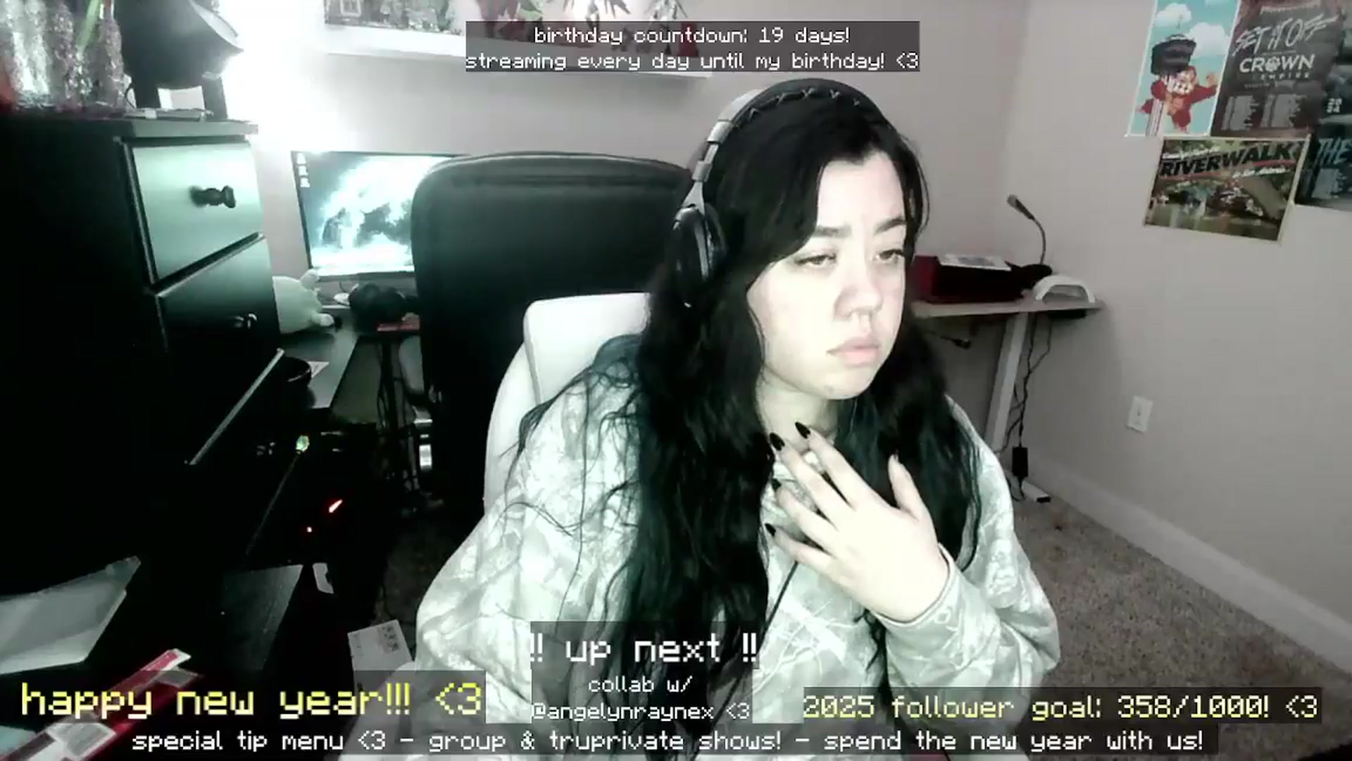 Gallery image thumbnail from gamergoddess7's myfreecams stream on, 01/01/2025, 24:11 image 2 of 20