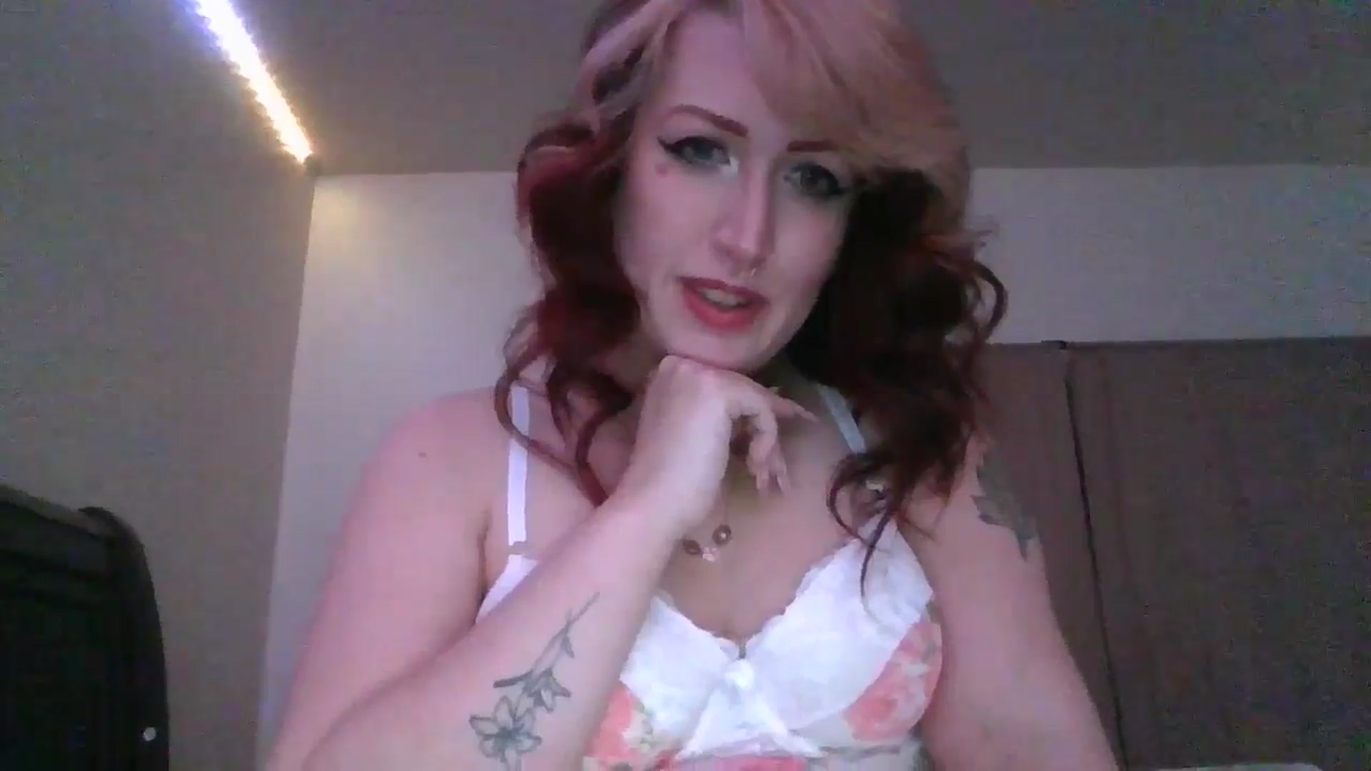 Gallery image thumbnail from ganjaqueen's myfreecams stream on, 02/02/2025, 13:33 image 16 of 20