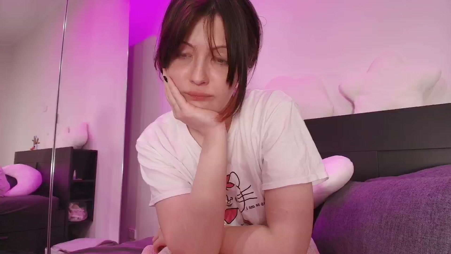 Gallery image thumbnail from gdayfeline's myfreecams stream on, 09/22/2025, 05:13 image 17 of 20