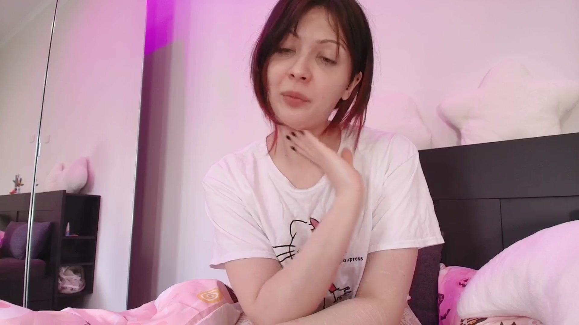 Gallery image thumbnail from gdayfeline's myfreecams stream on, 09/22/2025, 05:13 image 12 of 20