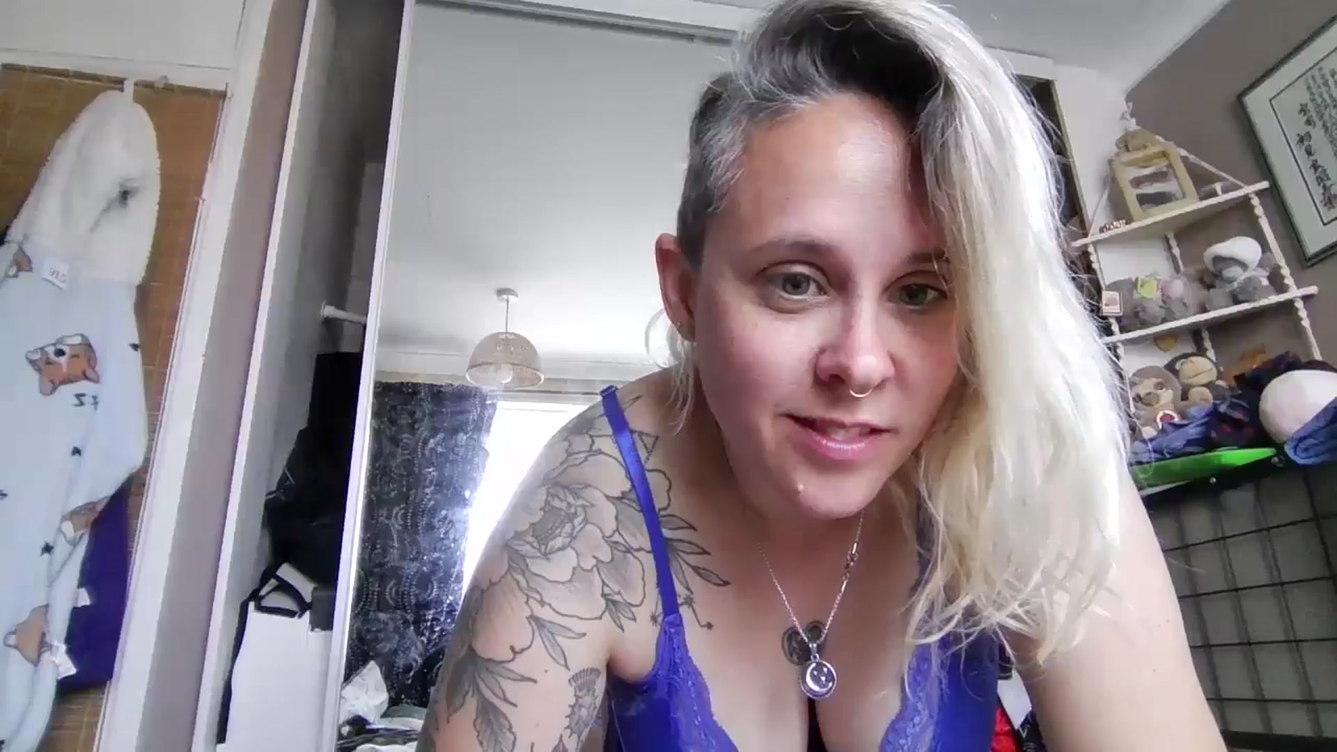 Gallery image thumbnail from geegwedge1's myfreecams stream on, 06/08/2025, 07:59 image 13 of 20