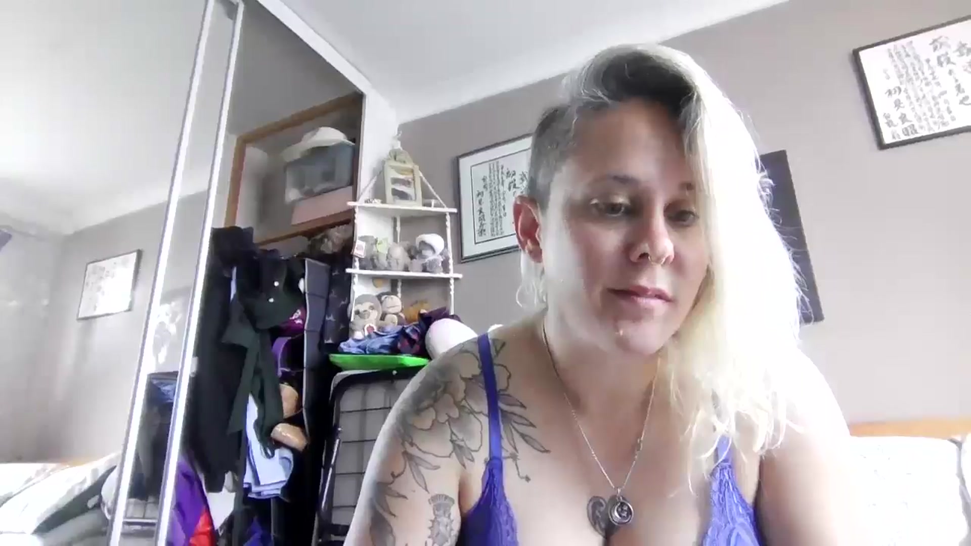Gallery image thumbnail from geegwedge1's myfreecams stream on, 06/08/2025, 07:59 image 16 of 20