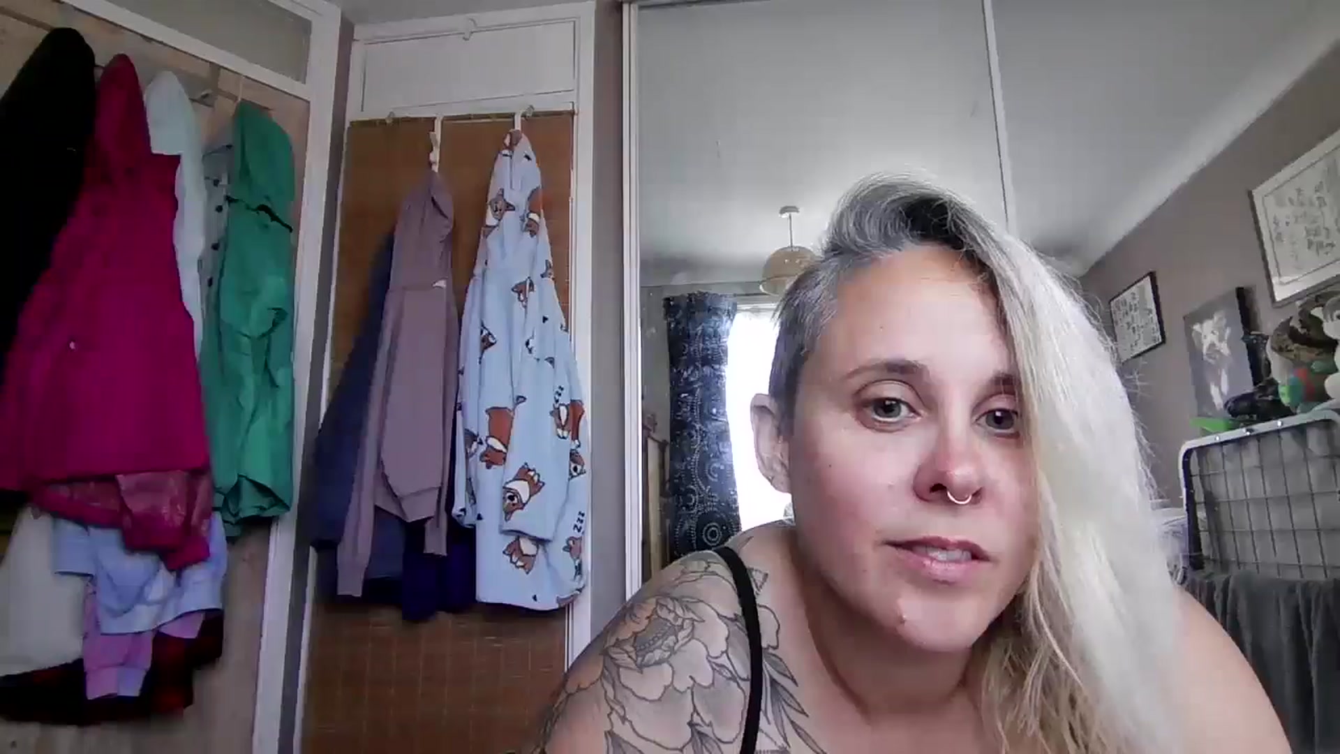 Gallery image thumbnail from geegwedge1's myfreecams stream on, 06/17/2025, 11:38 image 8 of 20