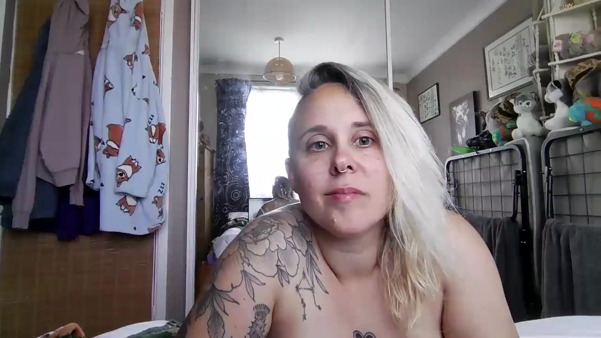 Gallery image thumbnail from geegwedge1's myfreecams stream on, 06/17/2025, 11:38 image 13 of 20