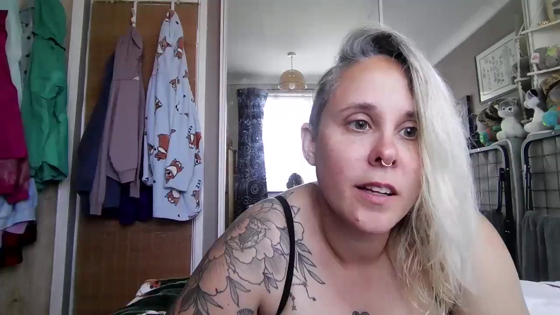Gallery image thumbnail from geegwedge1's myfreecams stream on, 06/17/2025, 11:38 image 6 of 20
