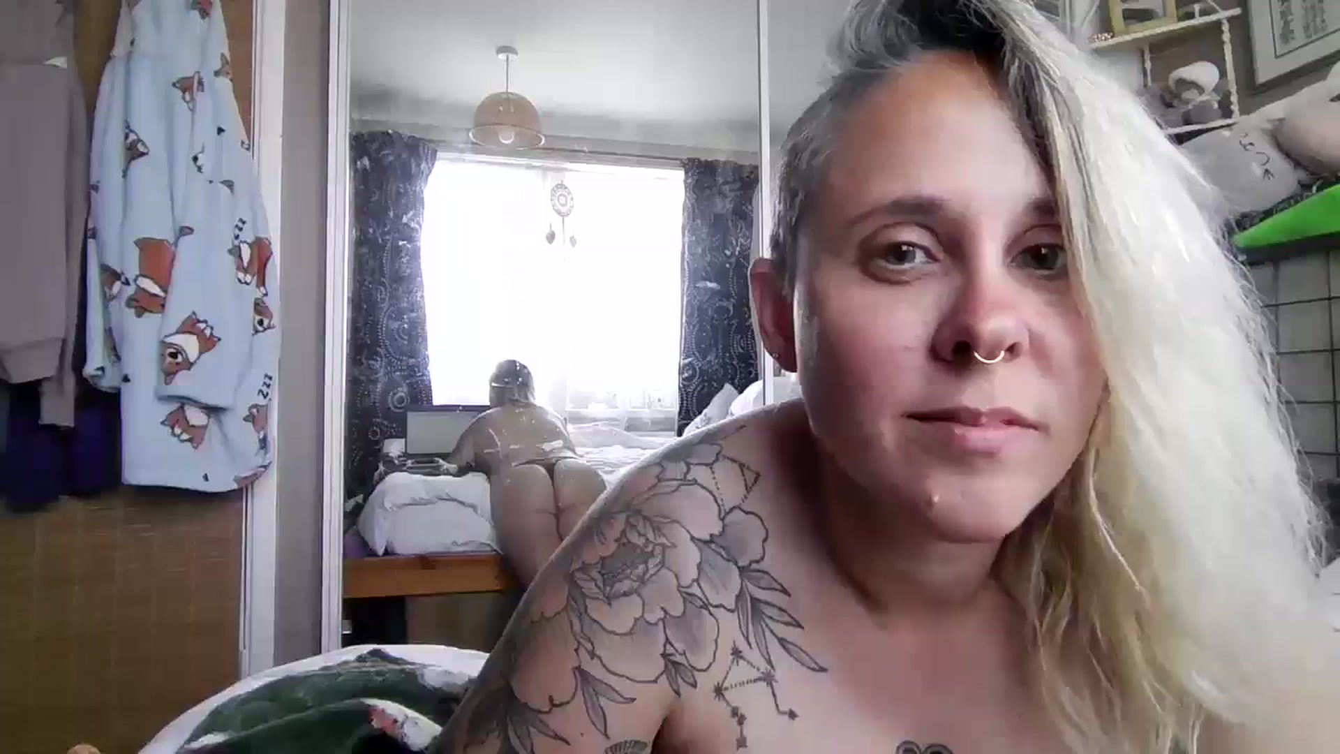 Gallery image thumbnail from geegwedge1's myfreecams stream on, 06/17/2025, 11:38 image 19 of 20