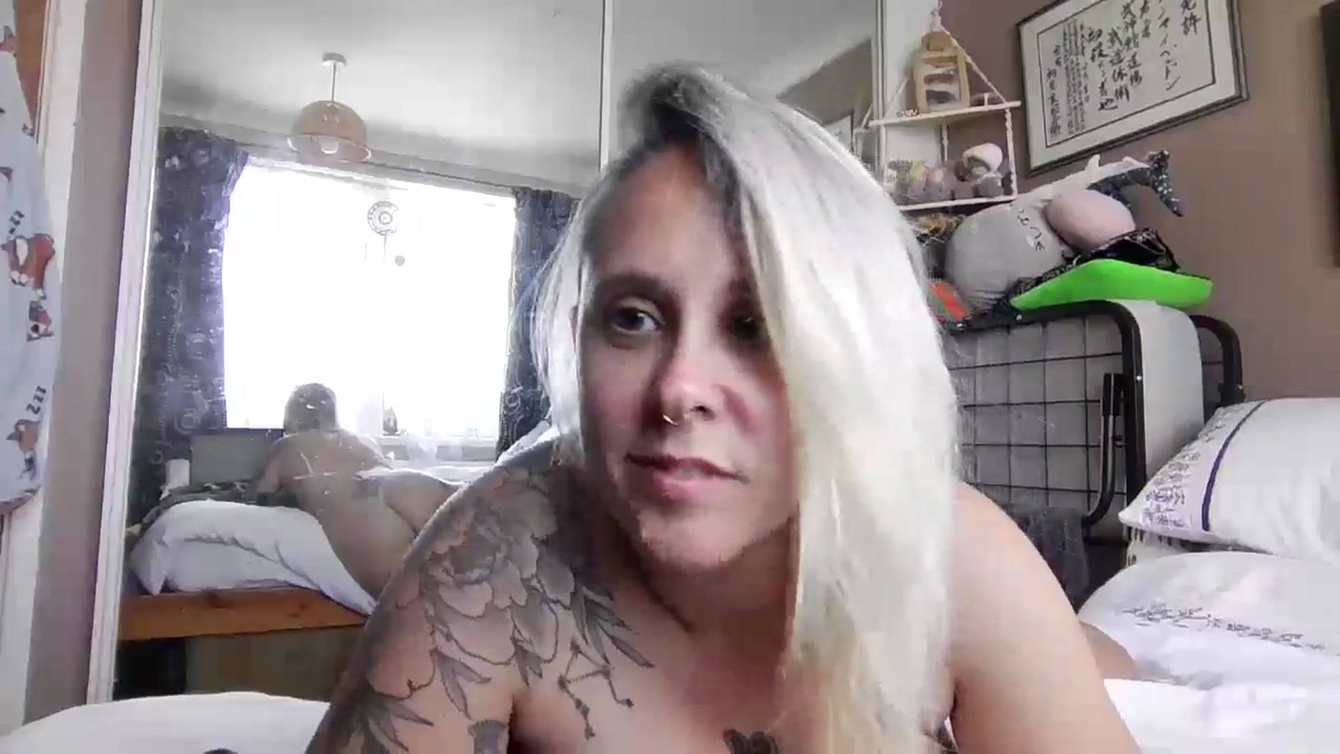 Gallery image thumbnail from geegwedge1's myfreecams stream on, 06/17/2025, 12:15 image 7 of 20