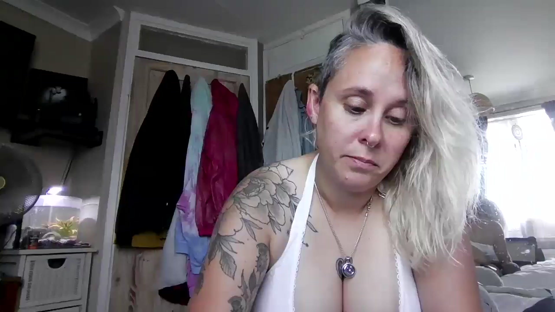 Gallery image thumbnail from geegwedge1's myfreecams stream on, 06/27/2025, 11:39 image 20 of 20