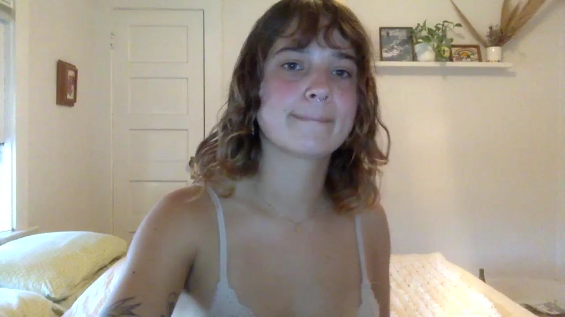 Gallery image thumbnail from gentlylo's myfreecams stream on, 07/26/2023, 02:41 image 8 of 20