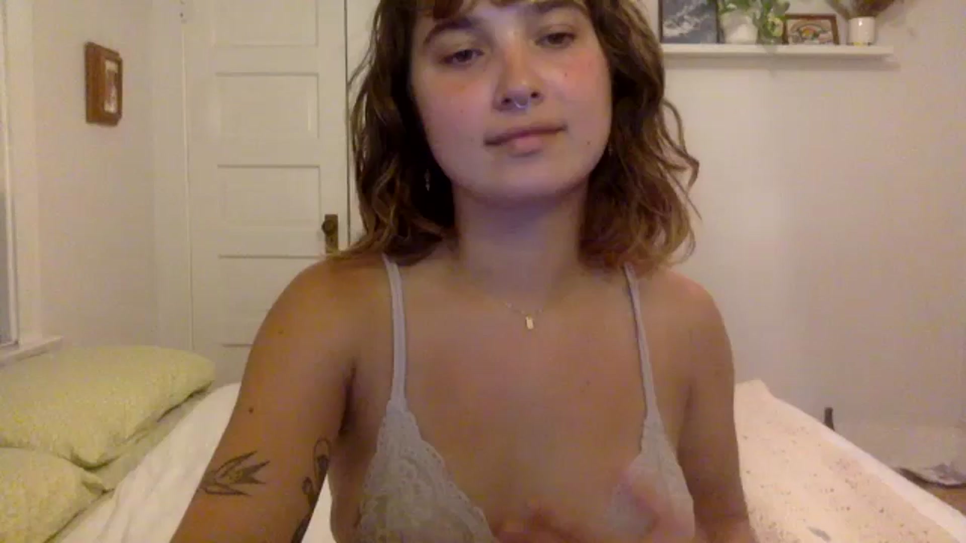 Gallery image thumbnail from gentlylo's myfreecams stream on, 07/26/2023, 03:25 image 13 of 20