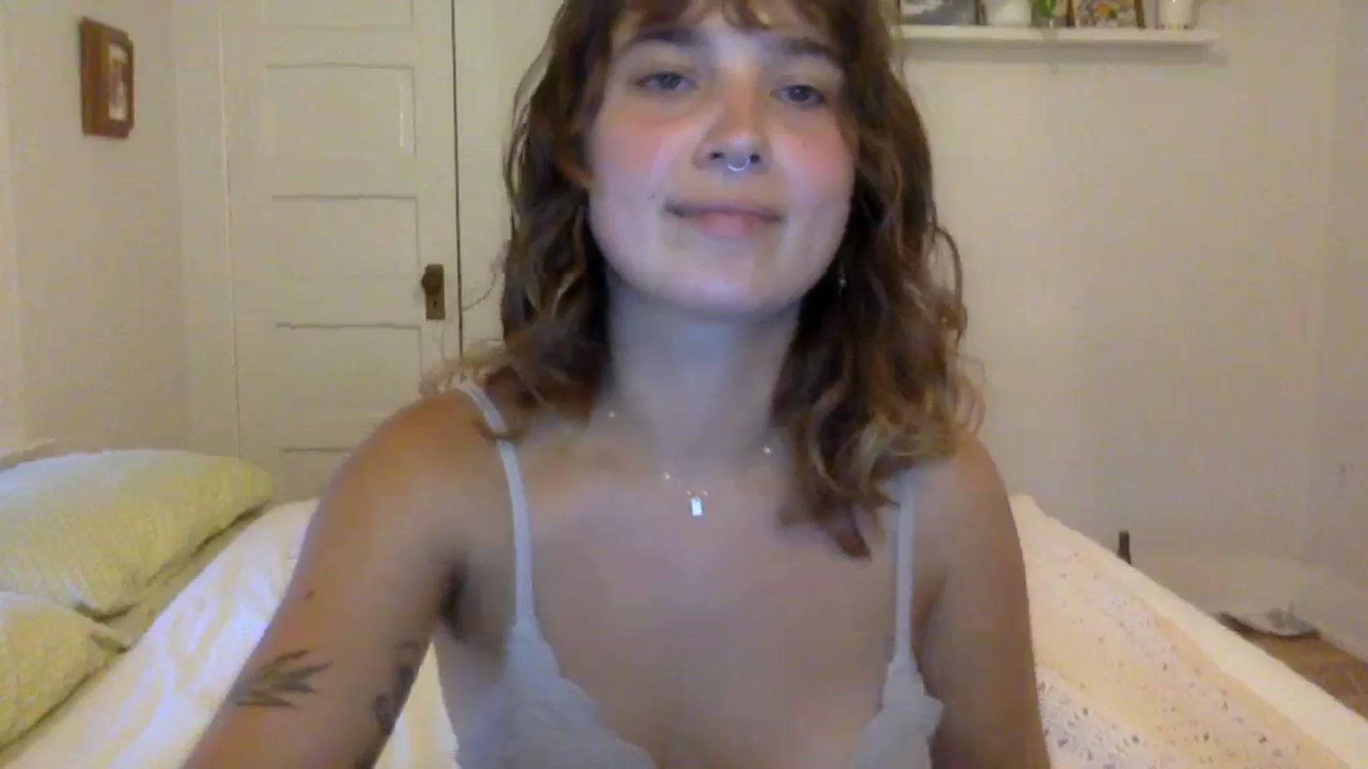 Gallery image thumbnail from gentlylo's myfreecams stream on, 07/26/2023, 03:25 image 2 of 20