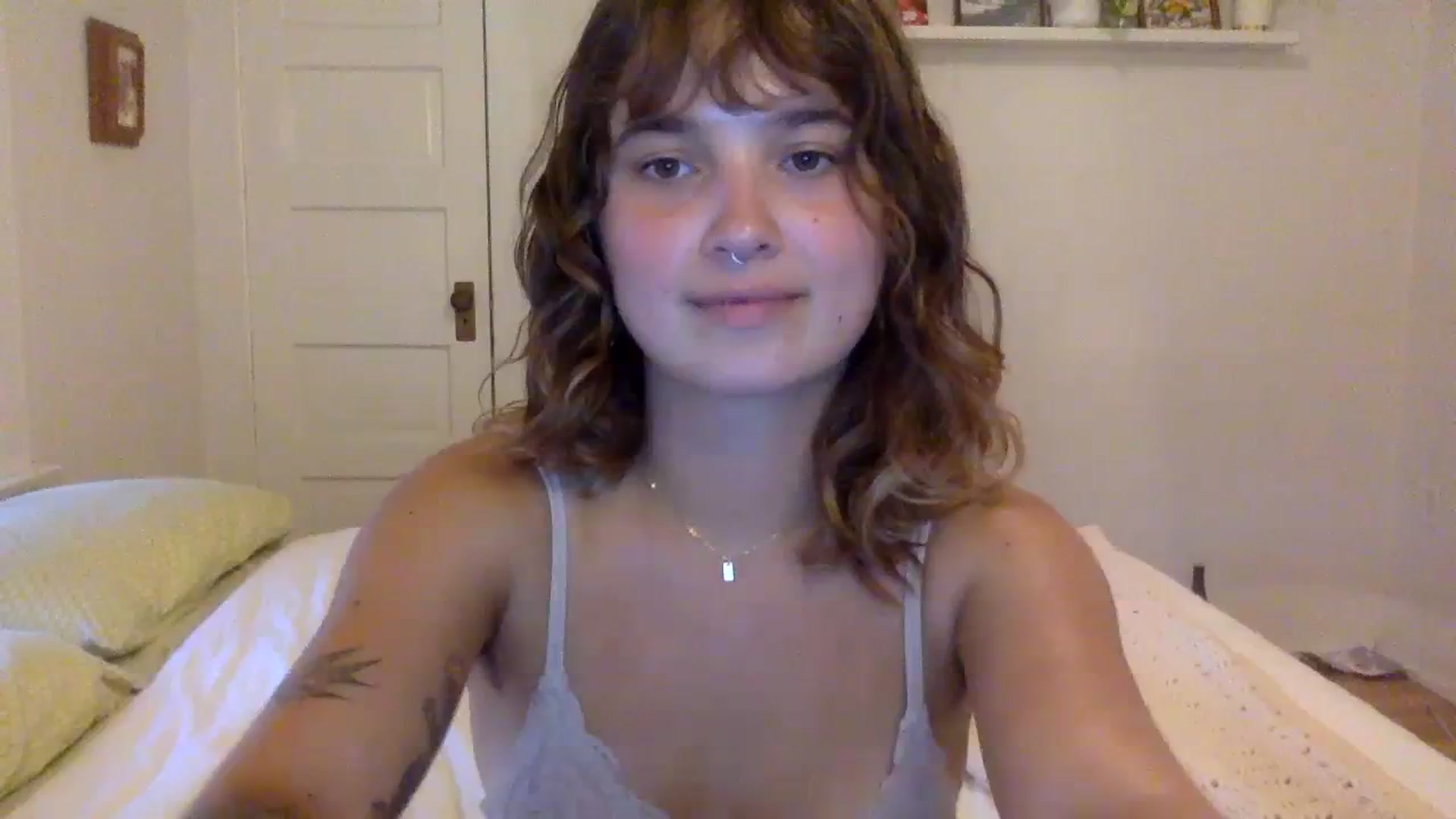 Gallery image thumbnail from gentlylo's myfreecams stream on, 07/26/2023, 03:25 image 1 of 20