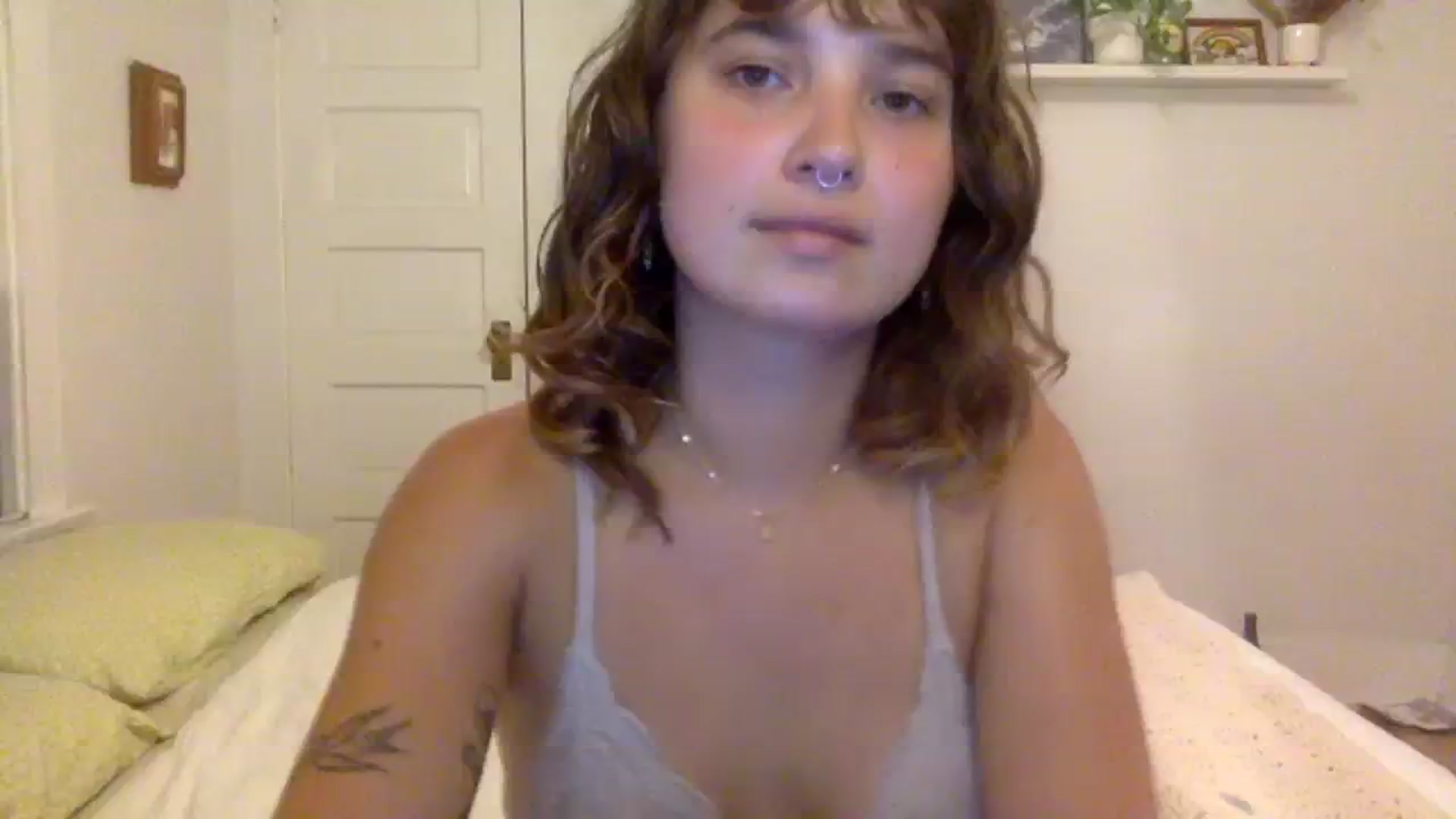 Gallery image thumbnail from gentlylo's myfreecams stream on, 07/26/2023, 03:25 image 14 of 20