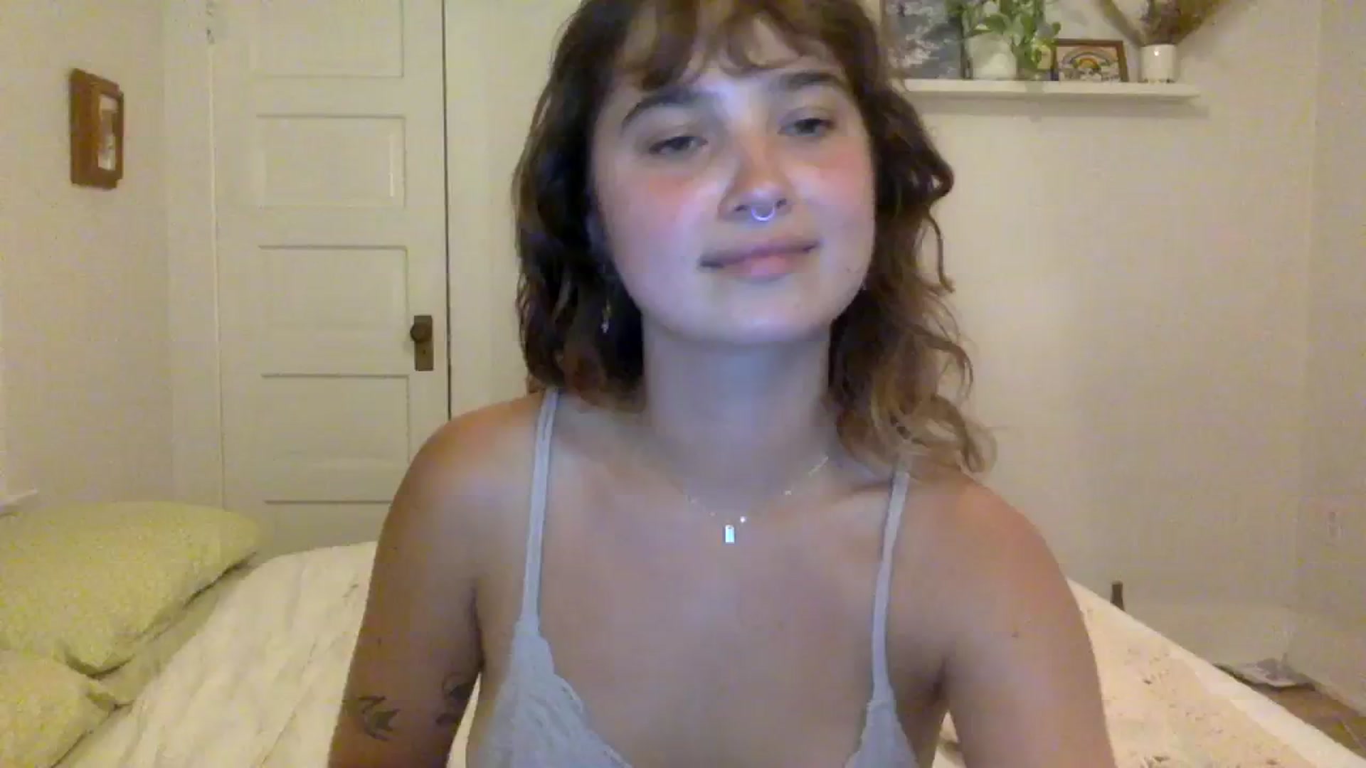Gallery image thumbnail from gentlylo's myfreecams stream on, 07/26/2023, 03:25 image 16 of 20