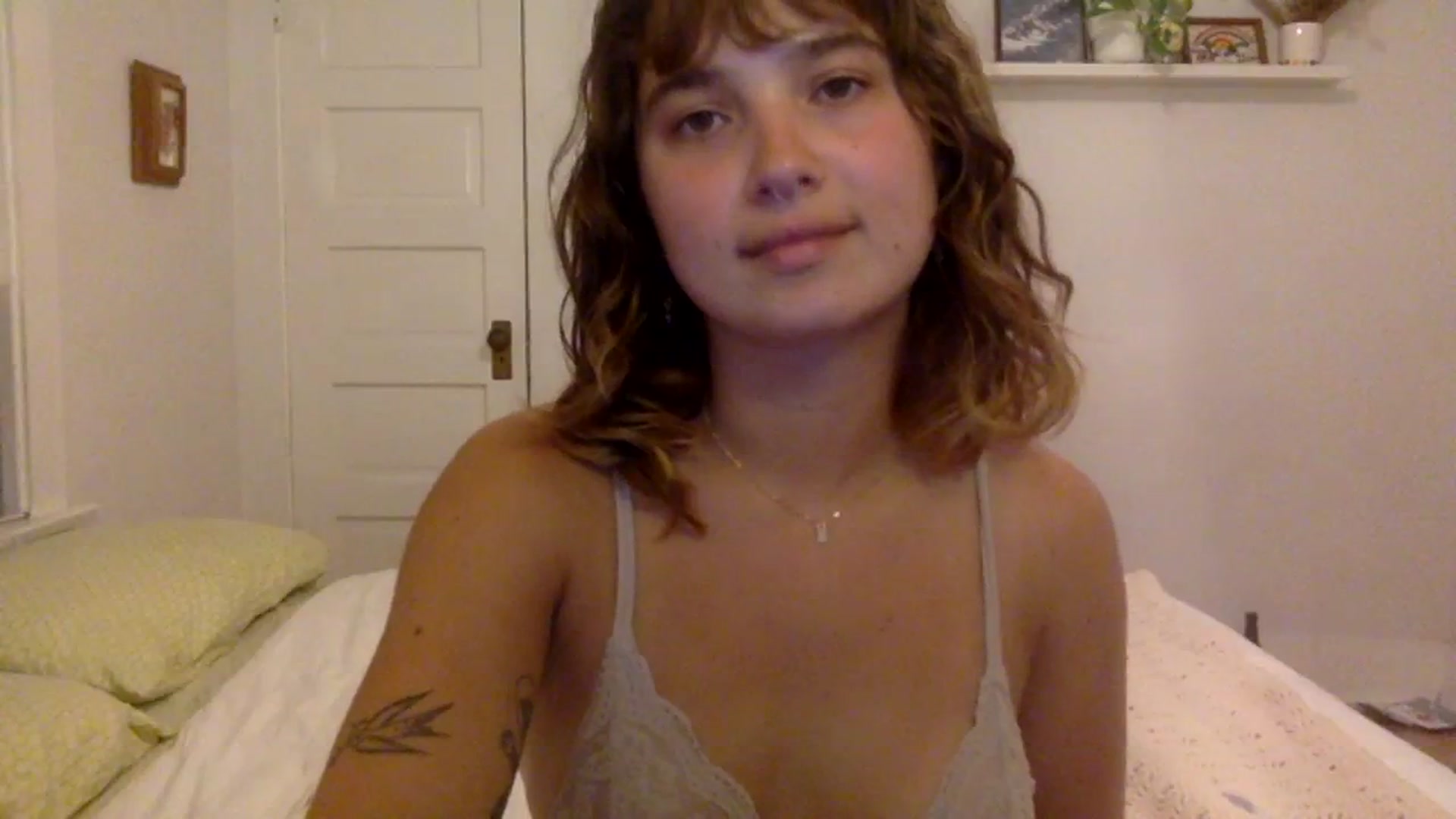 Gallery image thumbnail from gentlylo's myfreecams stream on, 07/26/2023, 03:25 image 15 of 20