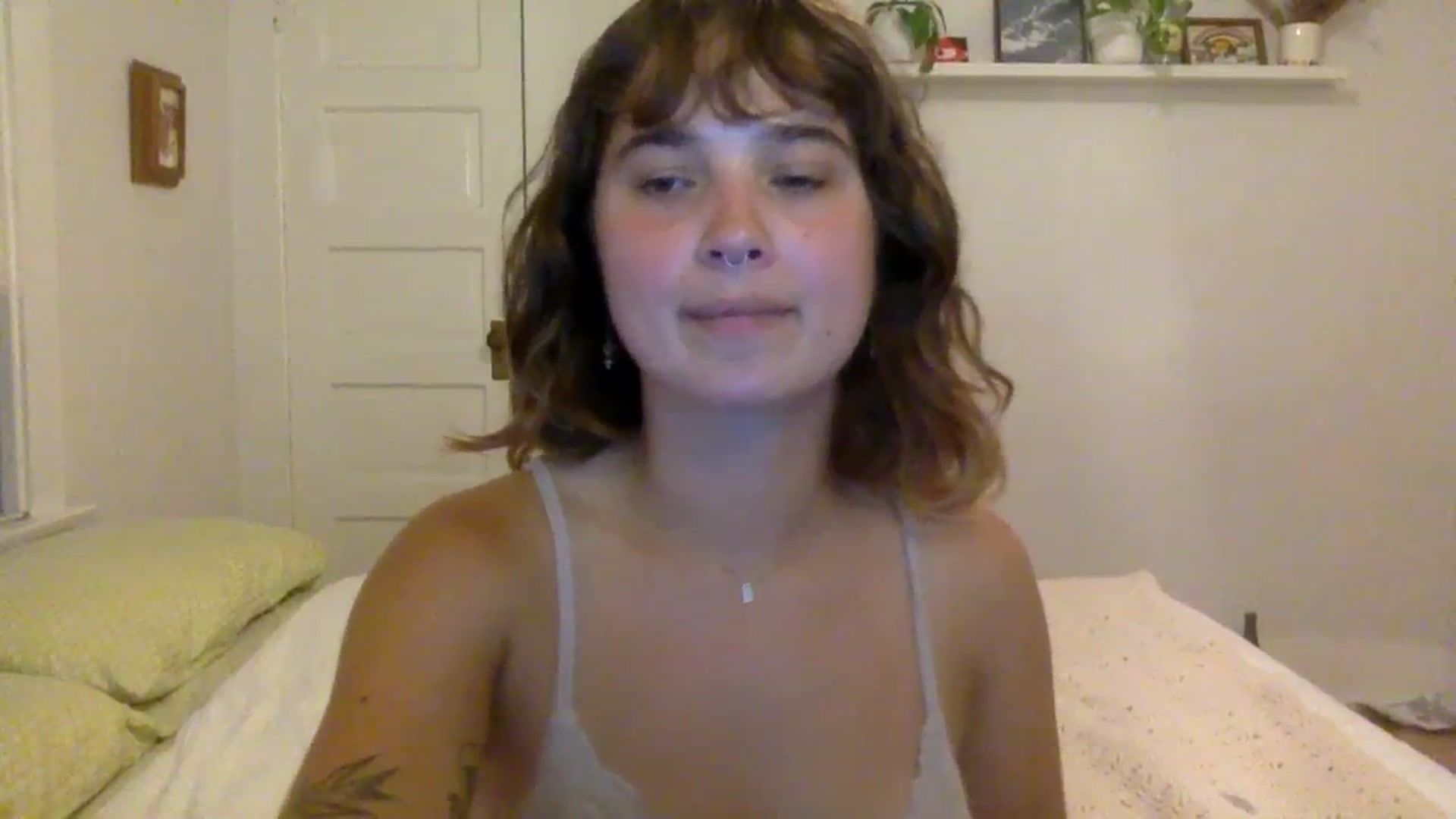 Gallery image thumbnail from gentlylo's myfreecams stream on, 07/26/2023, 03:25 image 12 of 20