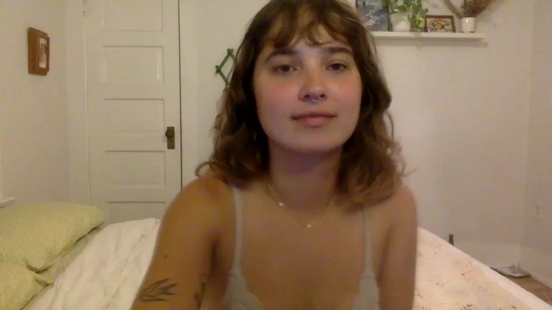 Gallery image thumbnail from gentlylo's myfreecams stream on, 07/26/2023, 03:25 image 18 of 20