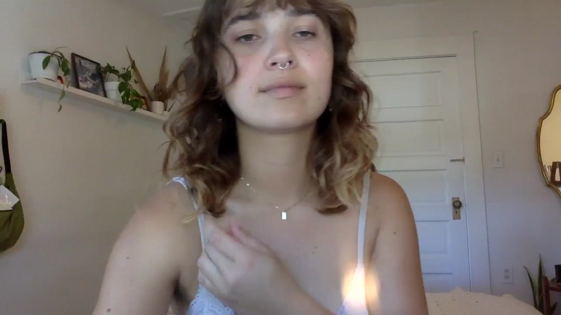 Gallery image thumbnail from gentlylo's myfreecams stream on, 08/04/2023, 01:06 image 9 of 20
