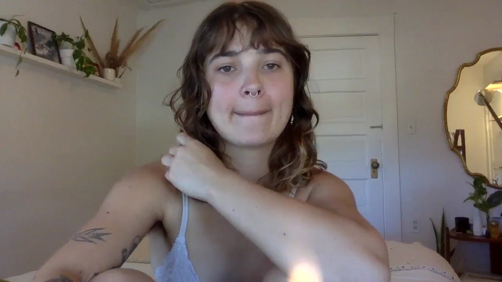 Gallery image thumbnail from gentlylo's myfreecams stream on, 08/04/2023, 01:06 image 19 of 20