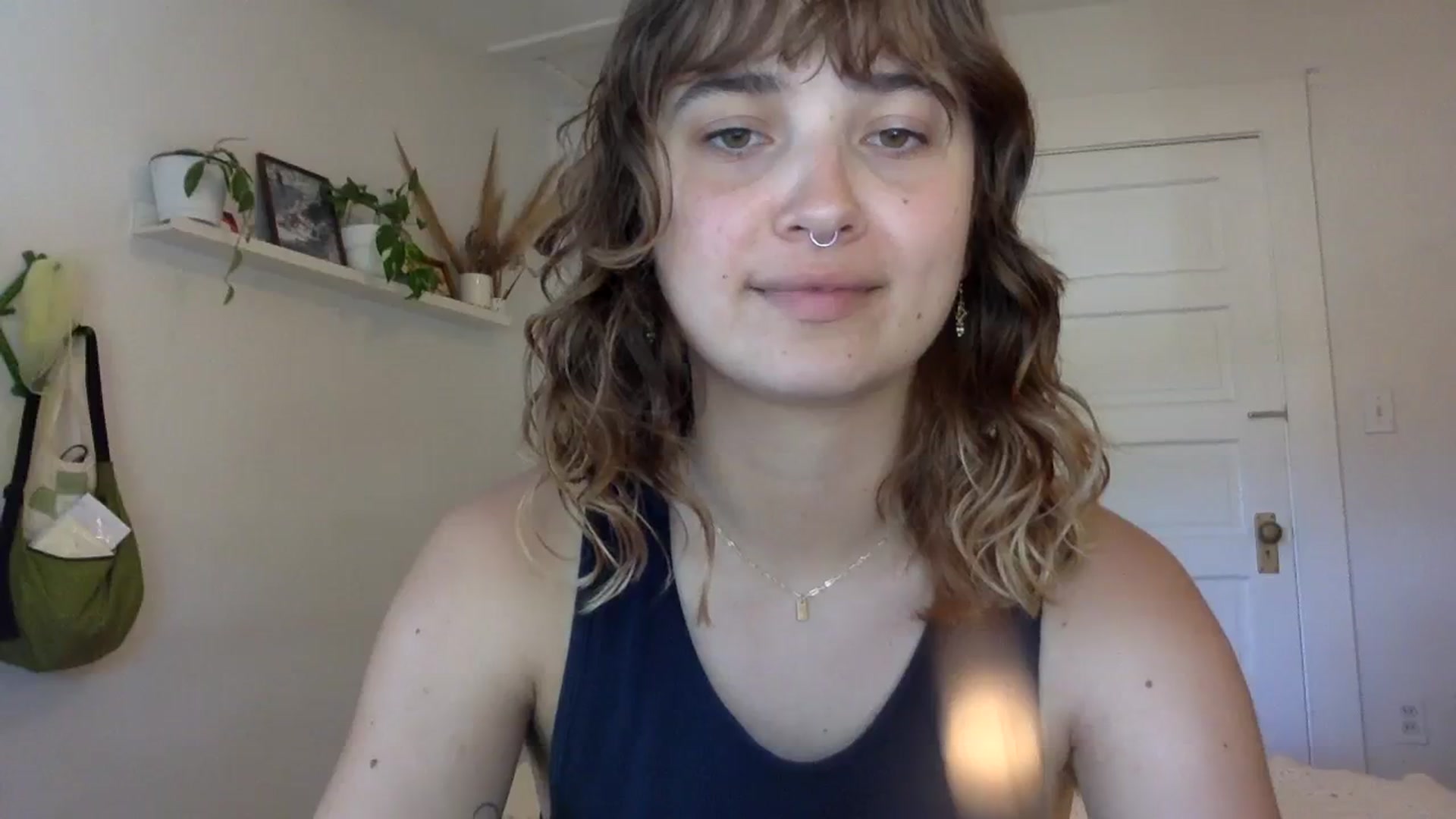 Gallery image thumbnail from gentlylo's myfreecams stream on, 08/04/2023, 01:06 image 4 of 20