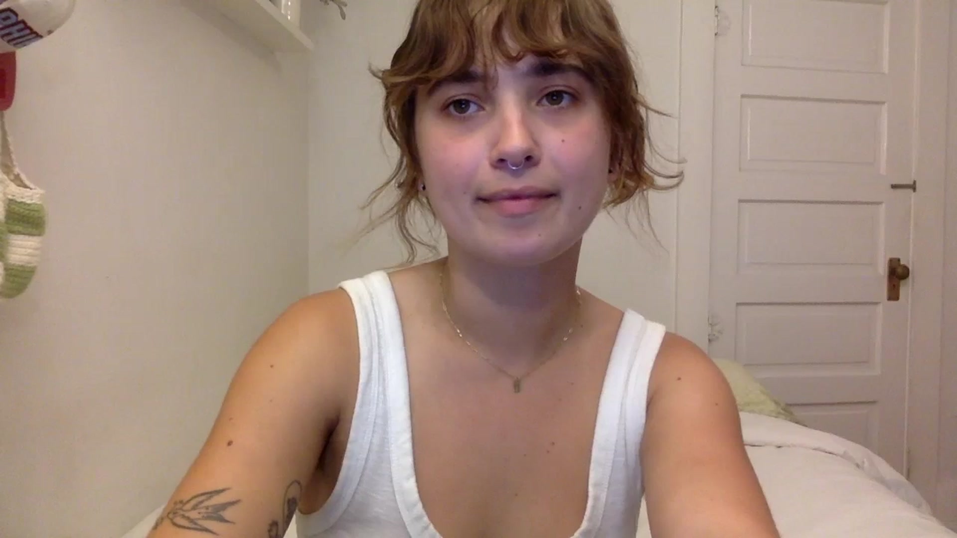 Gallery image thumbnail from gentlylo's myfreecams stream on, 08/28/2023, 04:19 image 4 of 20